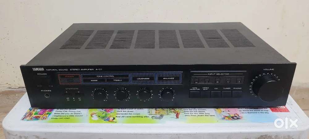 Yamaha Stereo Amplifier & Aerons speakers