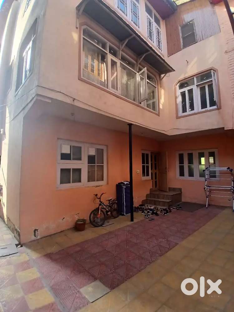 House at Purnibal Shivpora srinagar (4 Marlas)