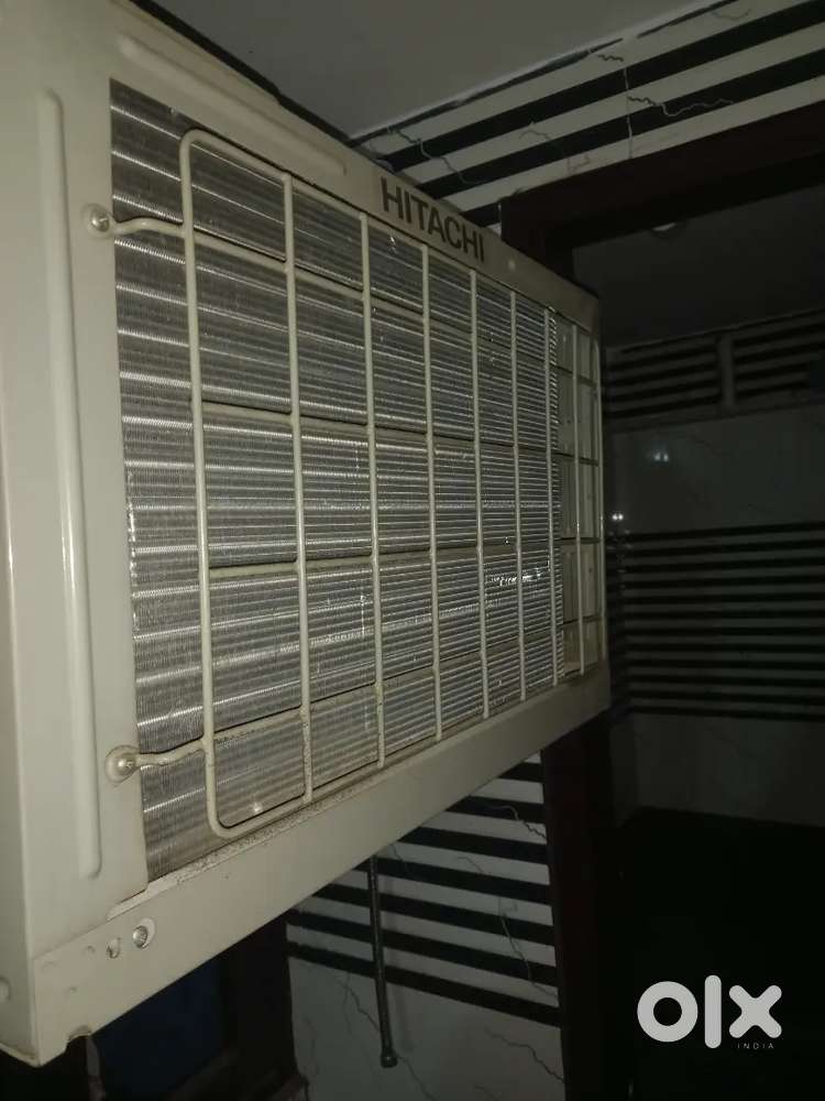 HITACHI 1.5 TON only 24 months use