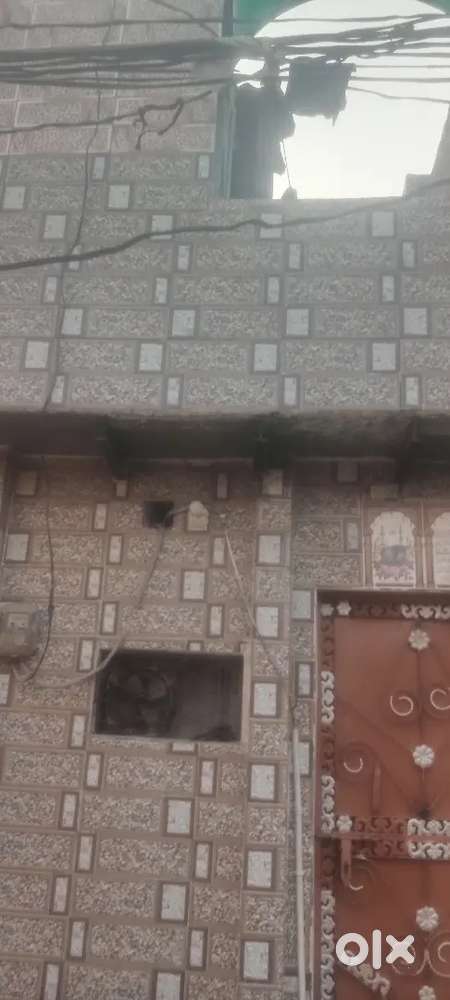 40 GAJ KA MAKAN BNA HUA COLONY KE UNDER