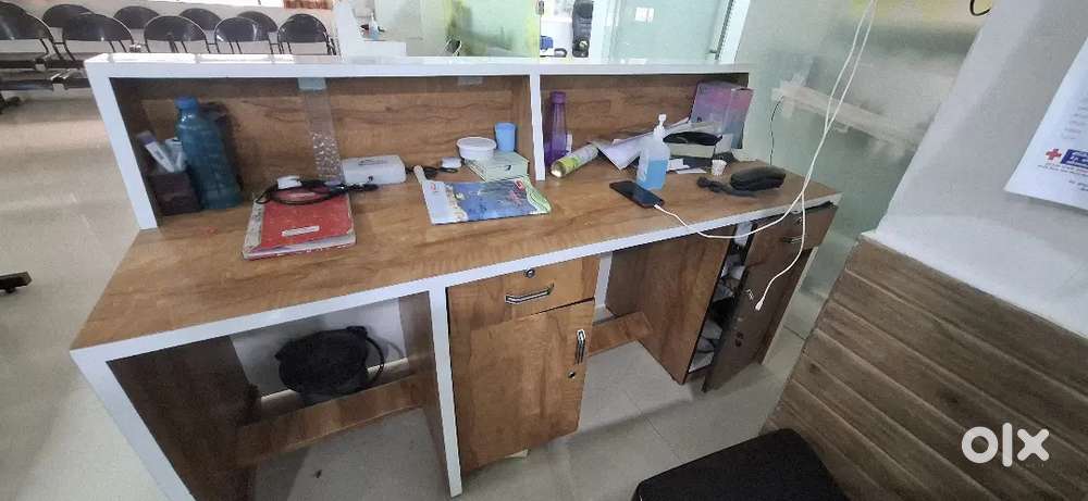 Table New in Condition