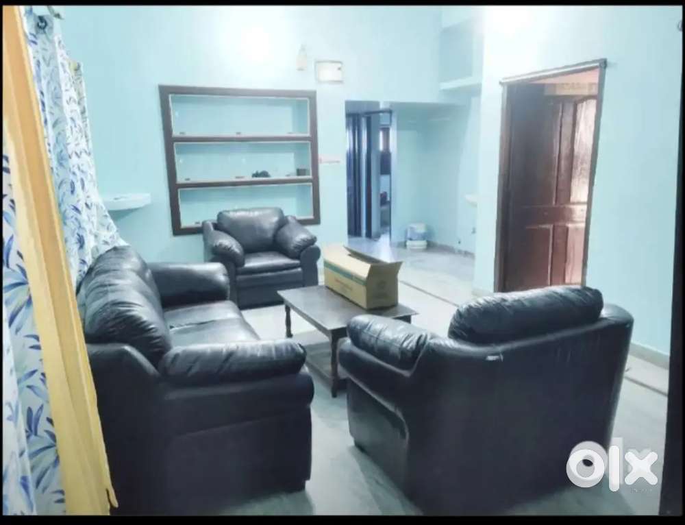 2bhk house 1.5 km from gola road