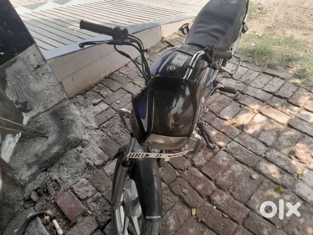 Good condition paper complete