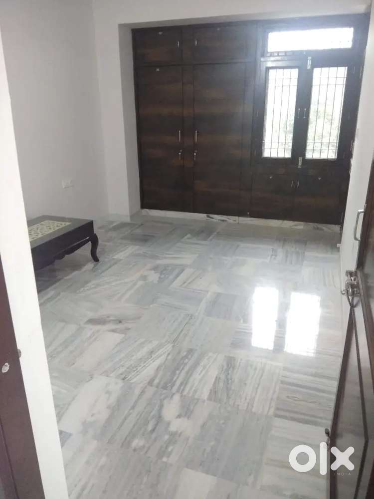1 room set available for girls or small family in Milap Nagar near WTP