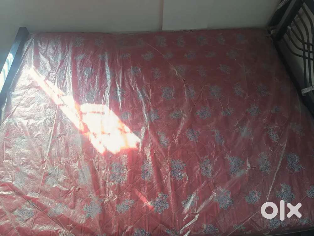 Queen size kurl on mattress