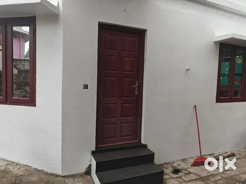 550 Sqft Commercial Space for Rent – Prime Location – ₹13,000