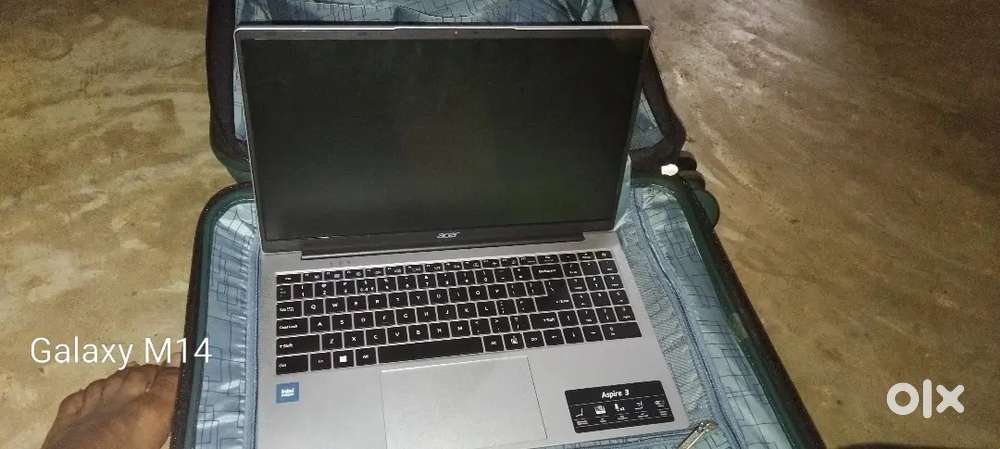 2 Monts use accer  Laptop