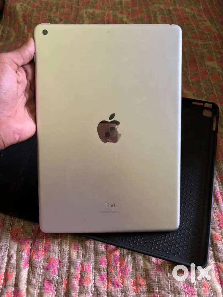 Ipad 9th generation (64gb).only 3 months used with original bill/ box