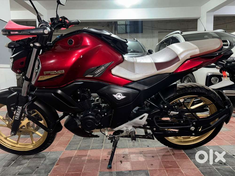 Yamaha fz-s v3 dlx bt excellent condition