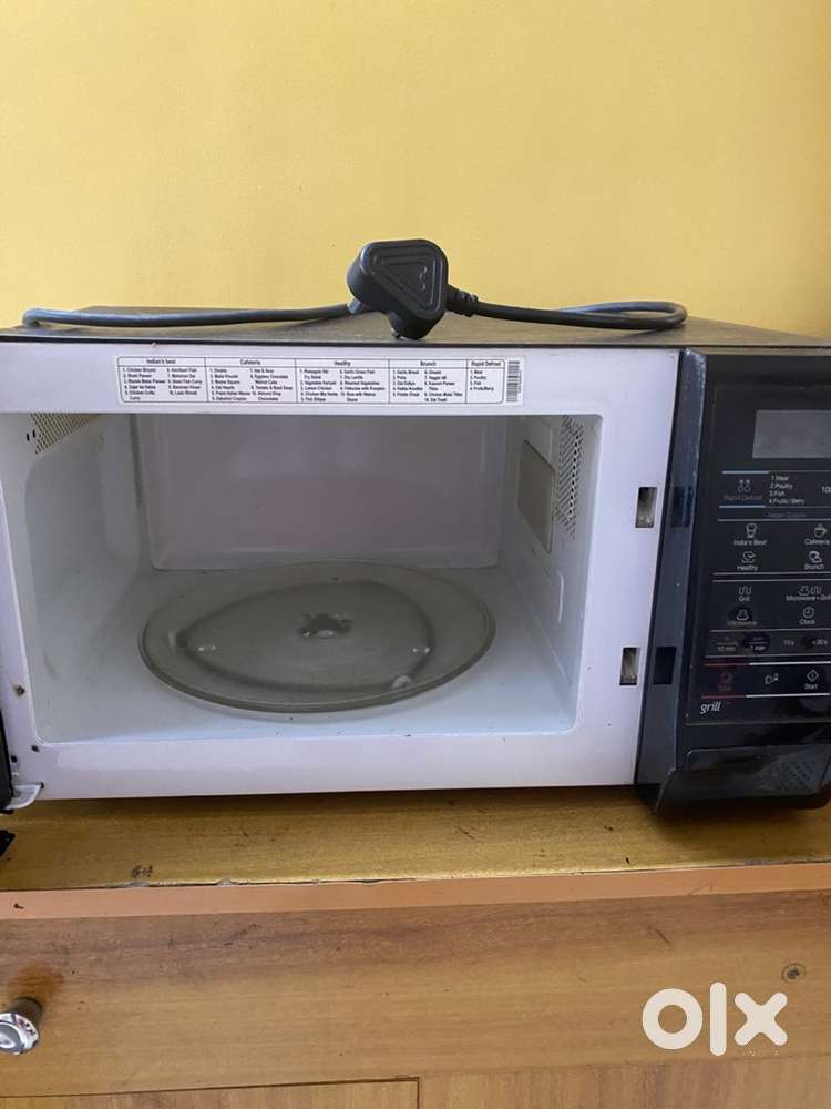 Microwave Oven in black color