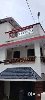 3 BHK house (2nd floor) in Maruthankuzhy for rent near the junction.