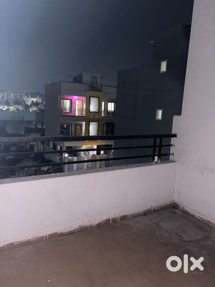 Ready to move flat for sale