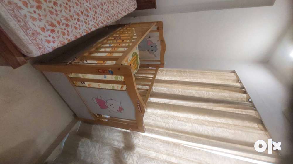 Kids cot perfect condition