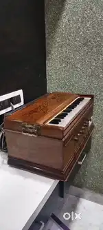 Harmonium for urgent sale