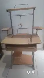 Computer table