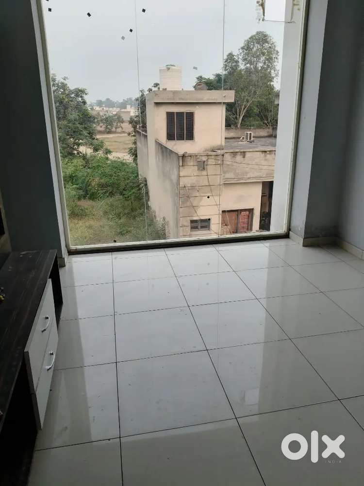 My Dr Ashu Arora.Rooms available for family or for girls only.