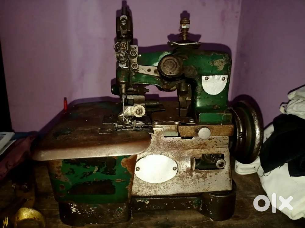 Interlock machine with pedal stand