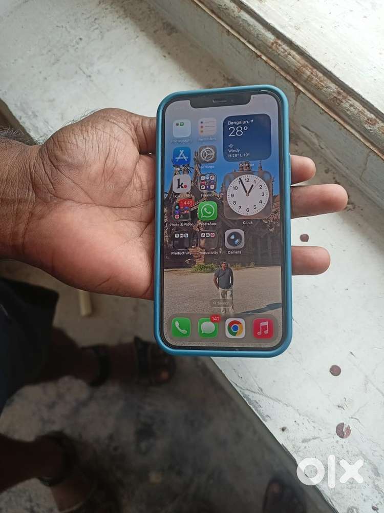 iPhones 12 - 256 gb blue colour
