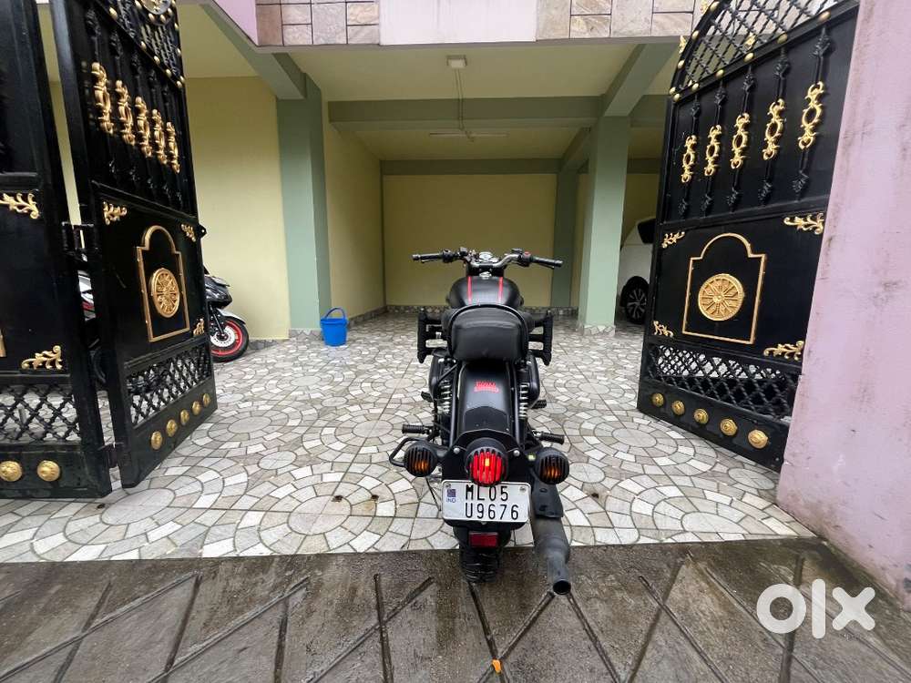 Royal Enfield classic 350 Matt black
