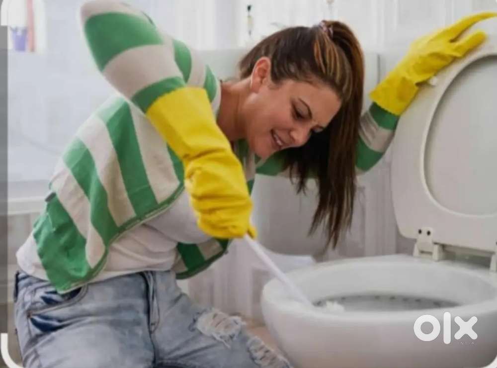 INTERESTED PEOPLES ONLY MESSAGE ME BATHROOM CLEANING JOB