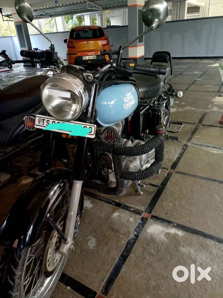 Royal Enfield - Classic 350 Redditch Blue in SALE