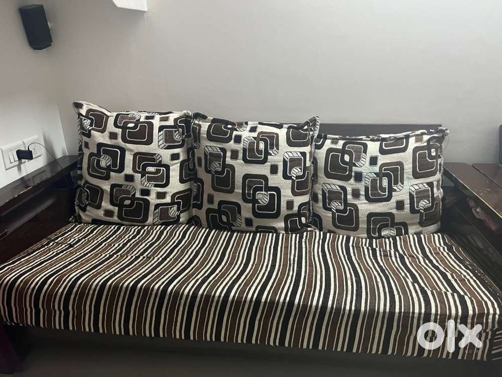 3+2 sofa set for sale