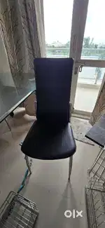 Glass dinning table
