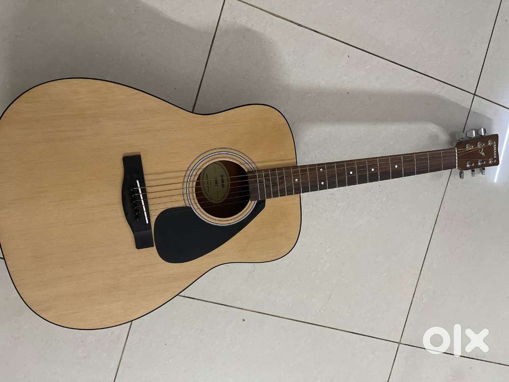 YAMAHA acoustic guitar model-F280