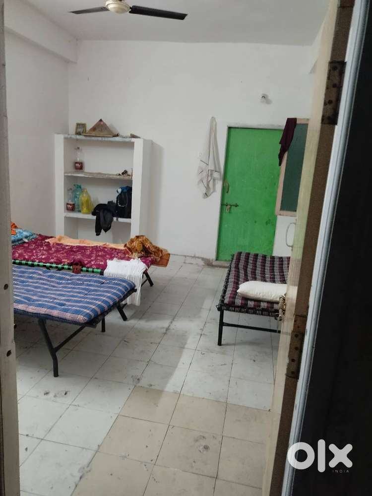 Need only men as roomate for 3 sharing room