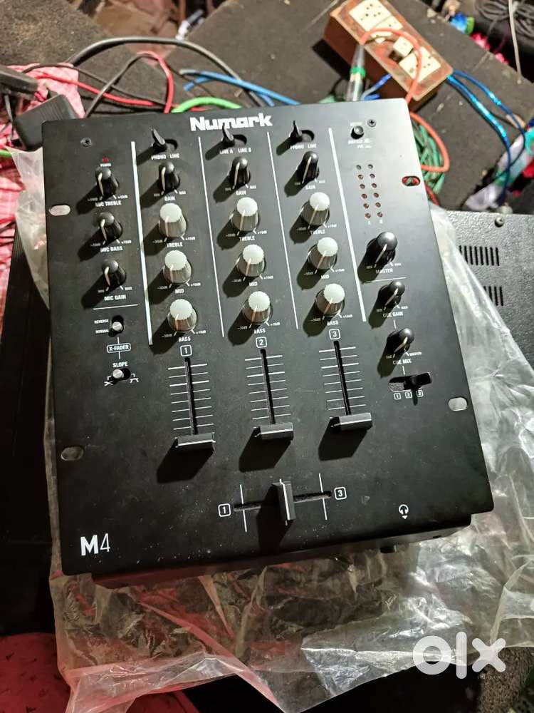 Numark M4 Good condition money problem urgent