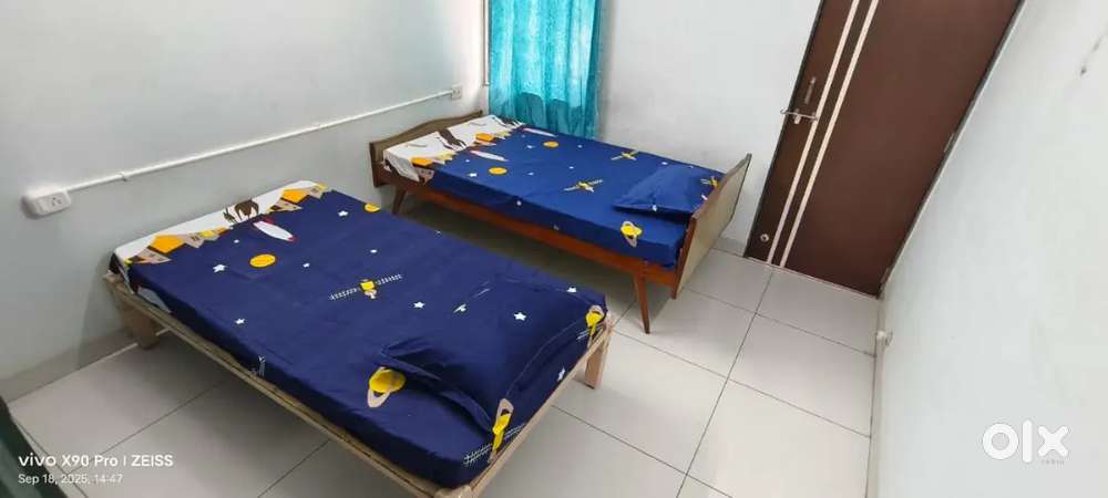 Full  furnish boys PG Sayajiganj vrodara