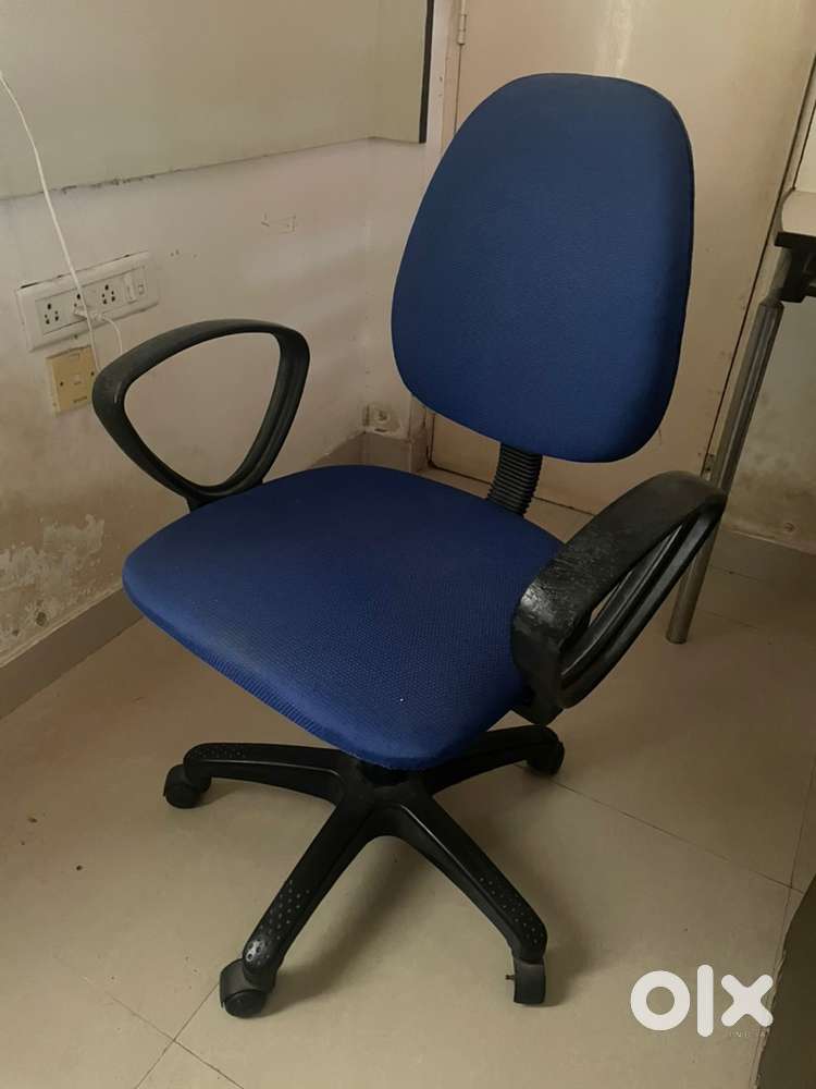 Office funiture set - 17 wall desks, 6 single desks, 7 chairs (office)