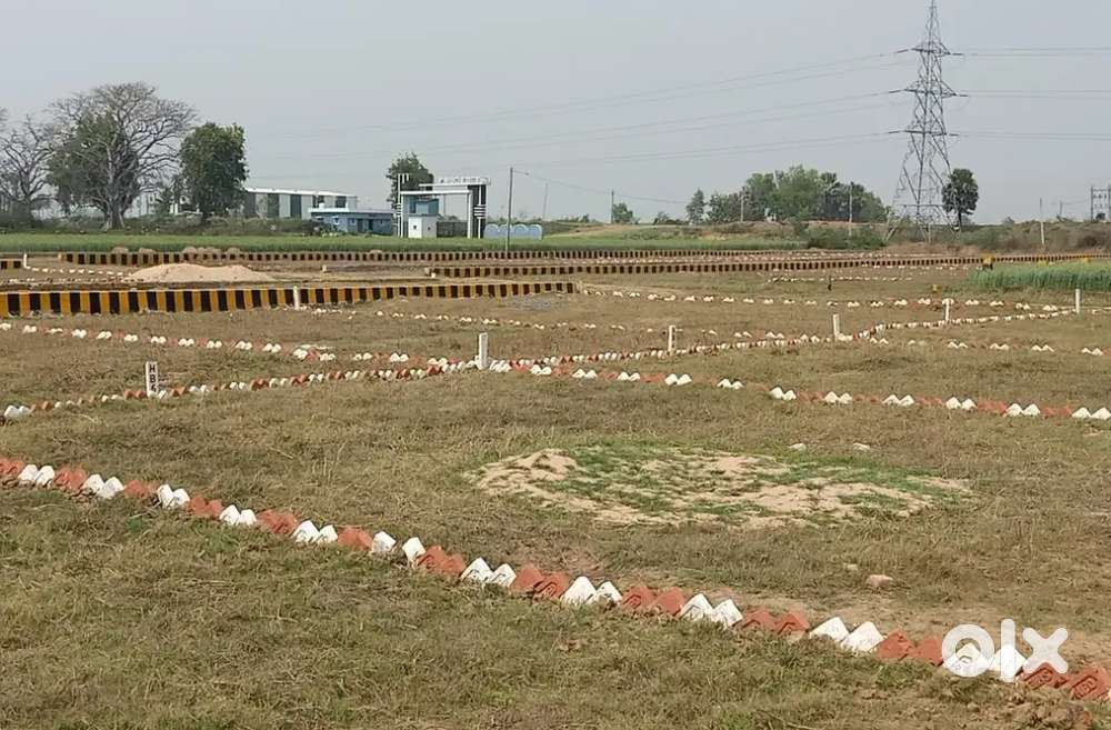 EMI me plot Le bina kisi intrest k.