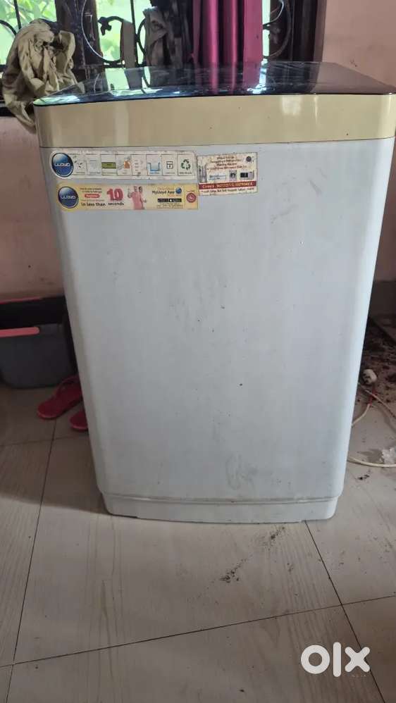 LLOYD WASHING MACHINE