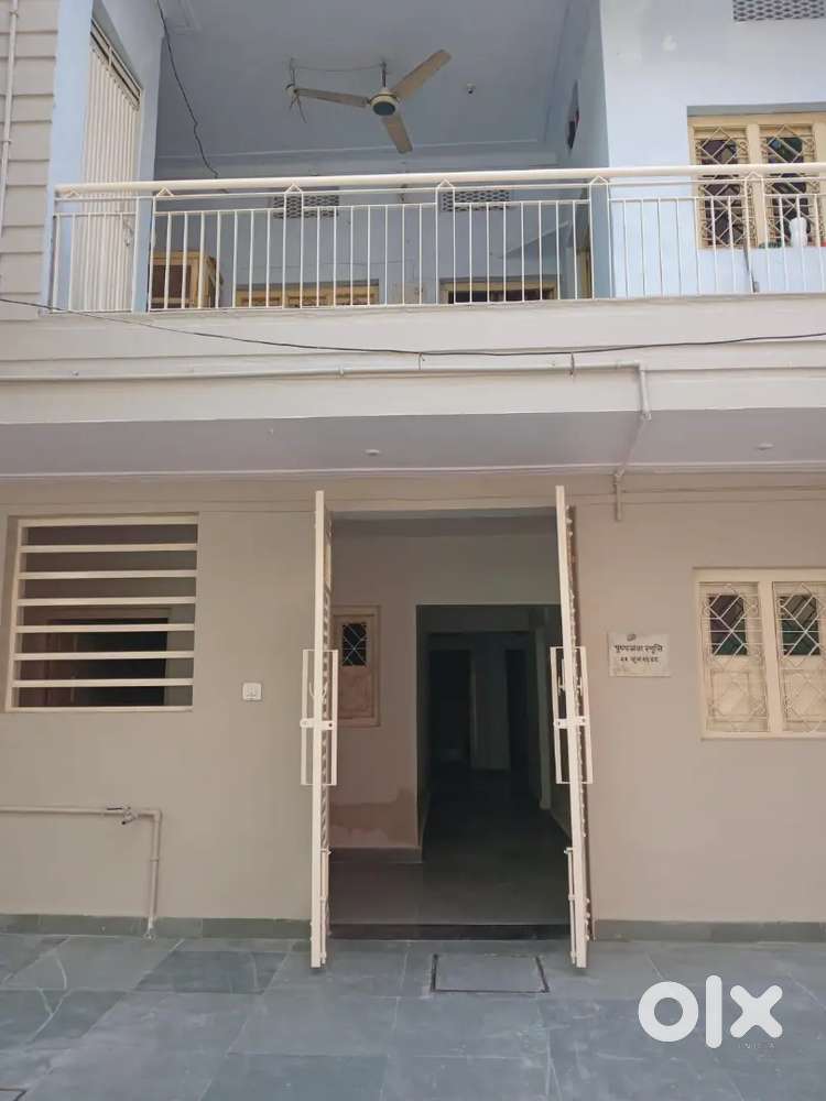 Seperate 2 room portion