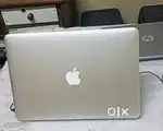 Apple Core i5/8GB/256GB 2GB Graphics 2017 Model