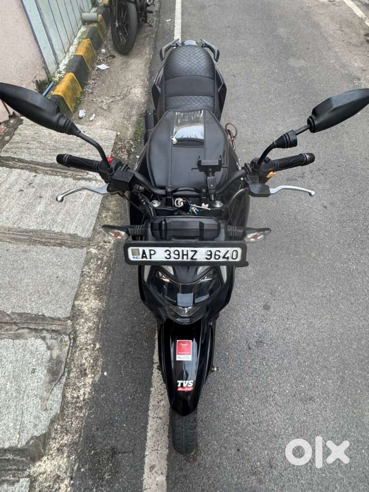 TVS APACHE RTR 160 4V