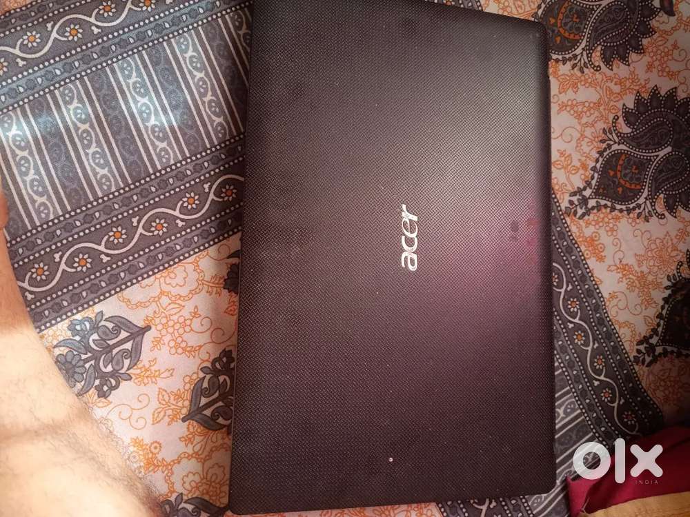 Acer laptop i3 6GB RAM at 12000