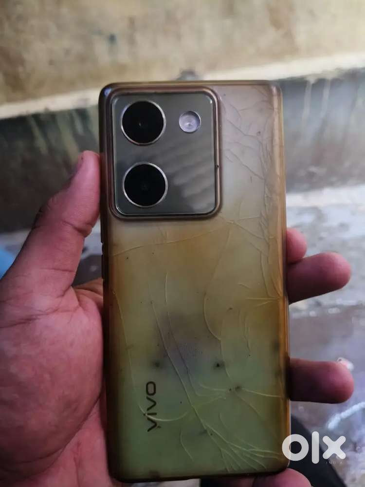 Urgent sell warranty main hai phone