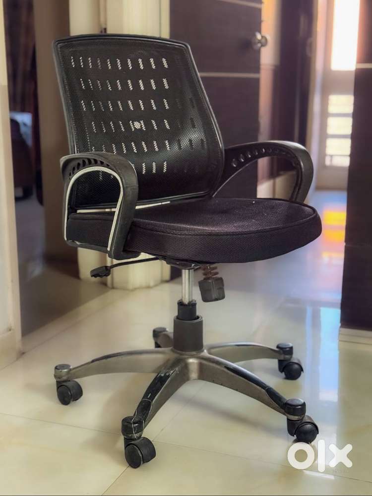 Computer revolving chair. office chair,  in good condition.