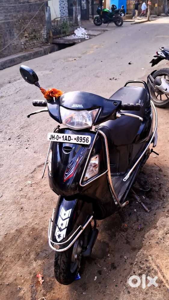 Black new body hero Scooty In working condition