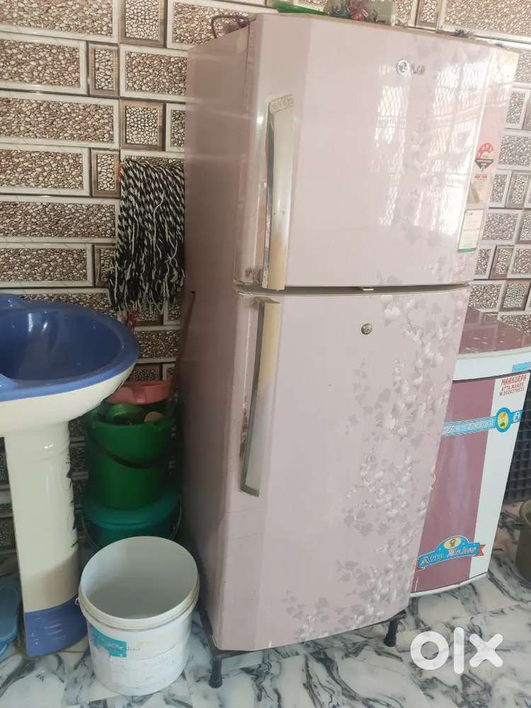 LG company four 4 star fridge