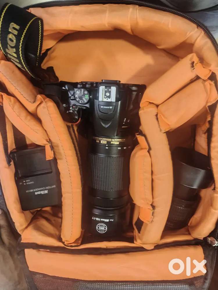 Nikon 5600 with duel lens bag charger screen touch