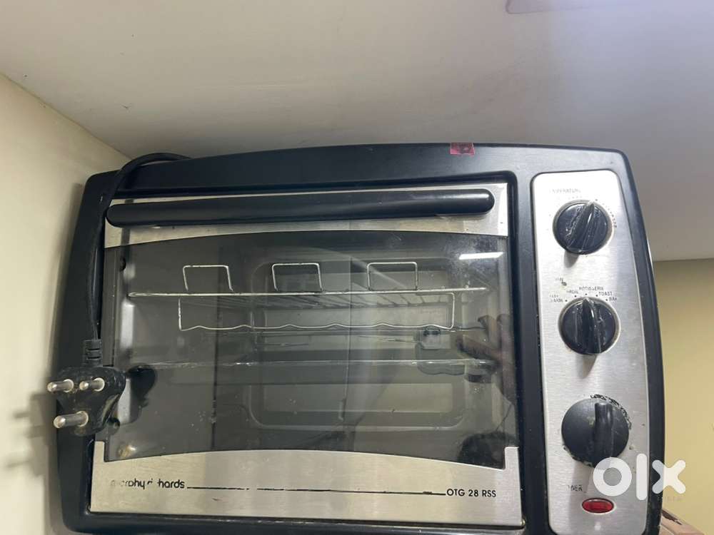 Oven of capacity 28 litre , of morphy richard company