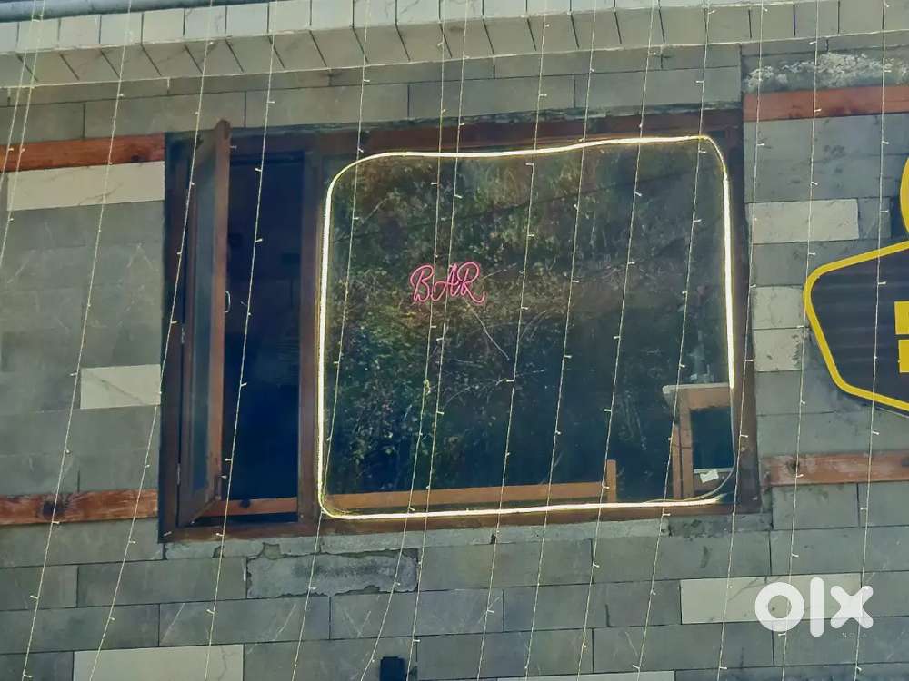 मुझे BAR and रेस्टोरेंट में आदमी की जरूरत है,