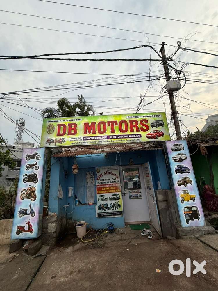 USE VEHICLES SALESMAN