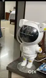Astronaut projector ulta