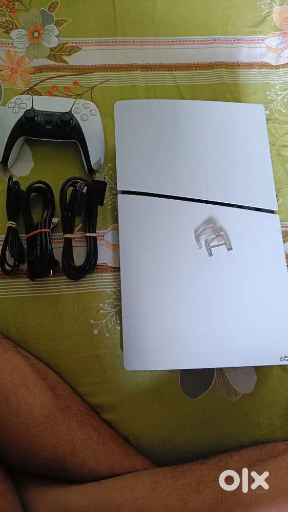 PS5 slim digital edition 1tb with 1 Controller