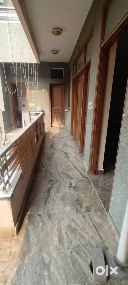 2 room set available