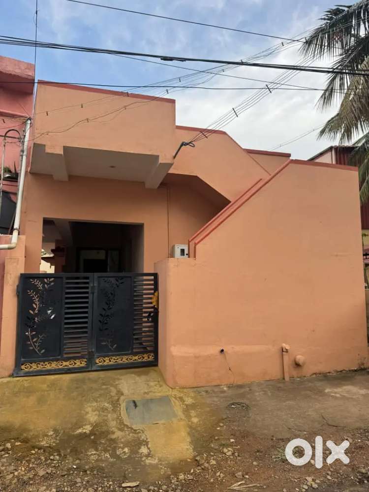 30 years old house in Barthi nagar kavundam palayam